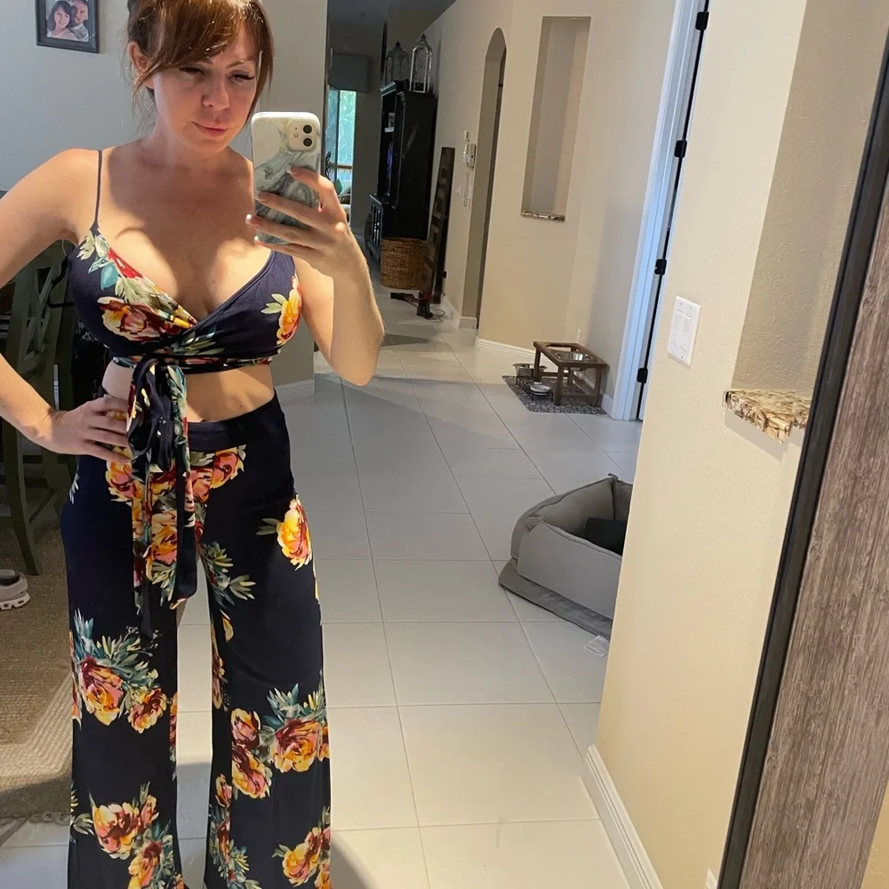 Flowered set - Picture 2 of 3